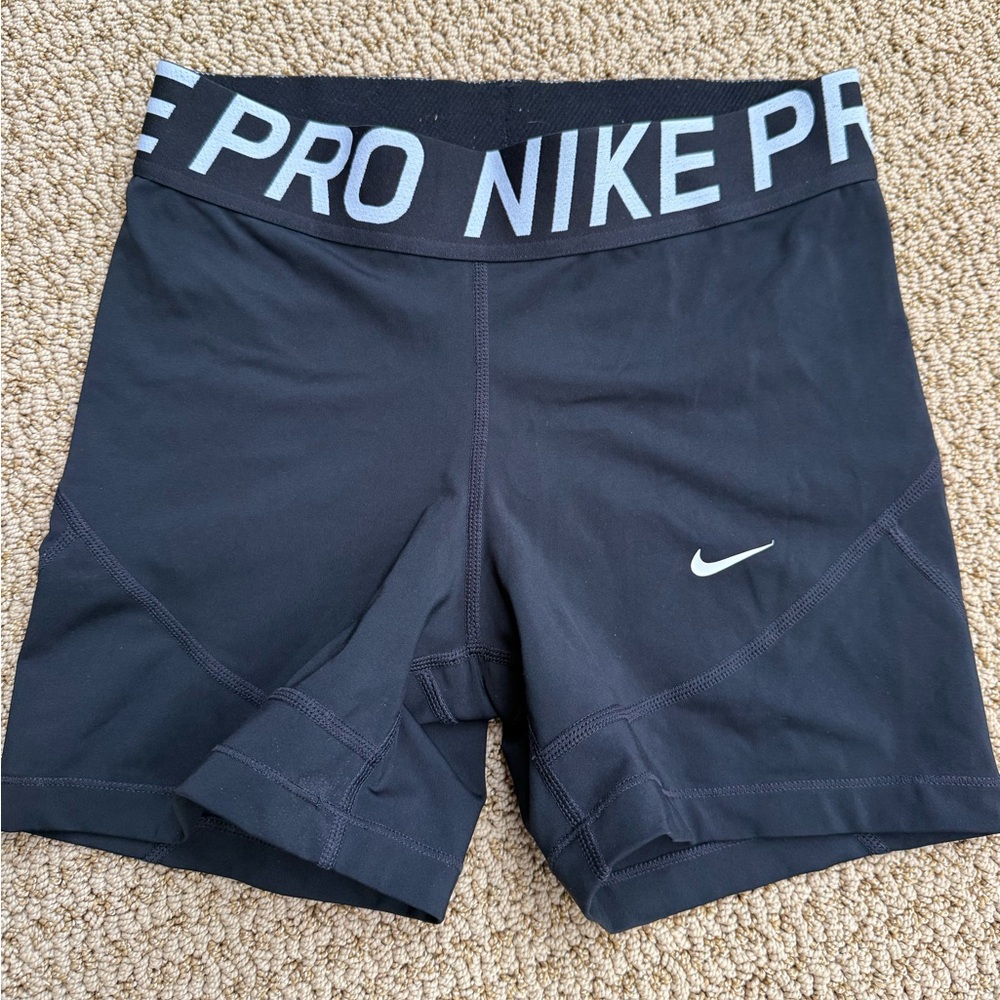 Women’s Nike Pro 5”